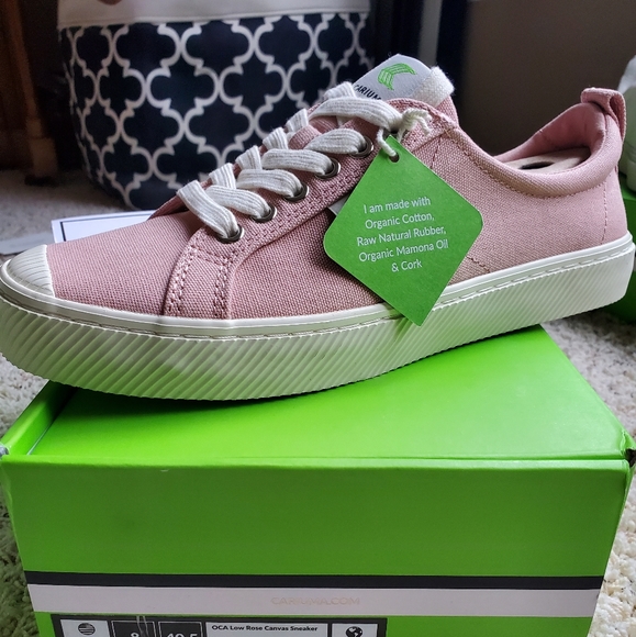 New Cariuma Rose OCA W 9.5 / M 8 Canvas - Think Valentine's Day! - Picture 1 of 1